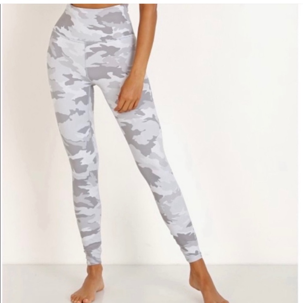 Beyond Yoga grey camo leggings